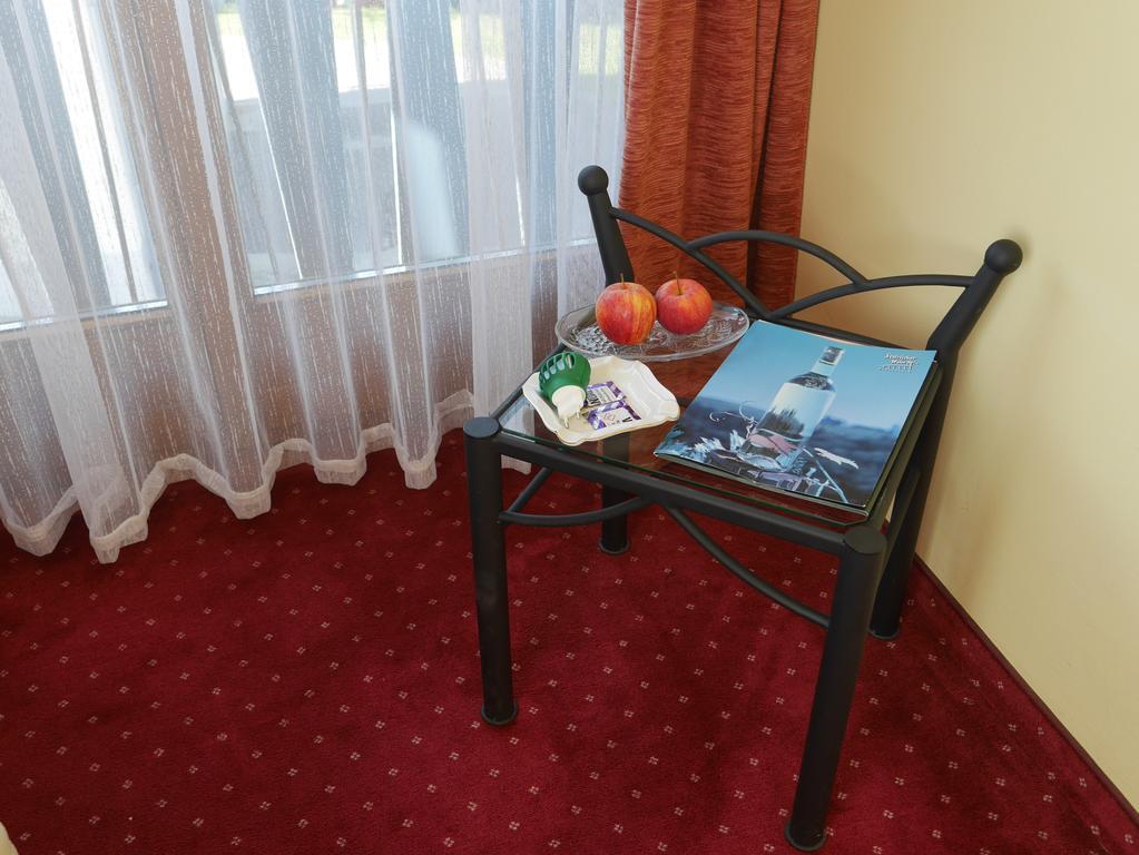 Hotel Garni Hoechschmied Lassnitzhoehe Exterior photo